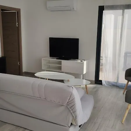 Jolie Petite Maison A 50 Metres De La * Agde